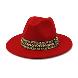 Sombrero fedora de lana roja con banda etnica tejida de colores ala plana ancha para mujer