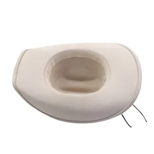 Vue détaillée de chapeau de cowboy occidental en suédine beige montrant la bande de sueur intérieure.