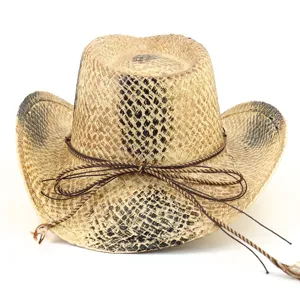 Chapeau de cowboy en paille fait main avec motif peint et corde, protection solaire exterieure.