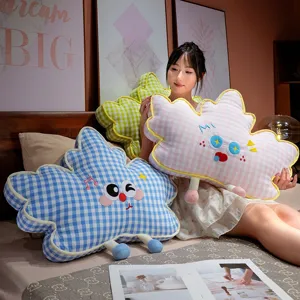 Almohada de Peluche en Forma de Nube de Cuadros Lindo Dibujos Animados Bordado Cojín de Cabecera Suave Respaldo de Silla de Oficina Cojín Decorativo