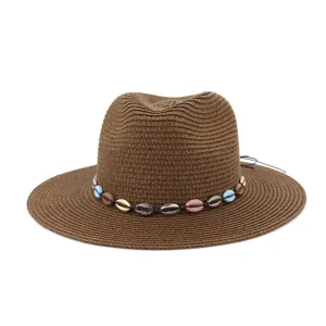 Chapeau Fedora en paille marron avec bande de perles et coquillages pour plage.