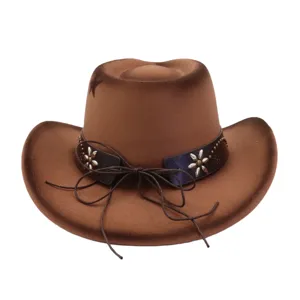 Chapeau de cowboy occidental marron avec clous de fleurs métalliques et cordon réglable.