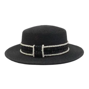 Schwarzer Damen Strohhut Flachteller mit Tweed Band und Perlen Rand für Sommer Sonnenschutz.
