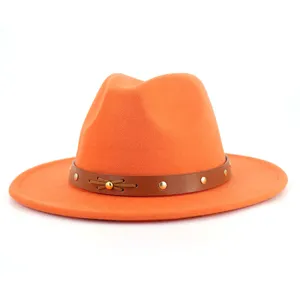 Orange Woll-Fedora-Hut für Damen, breite flache Krempe Jazz-Kappe mit braunem Ledergürtel.