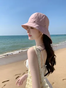 Chapeau de soleil rose élégant pour femme large bord respirant chapeau de plage vacances