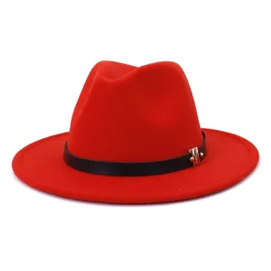 Chapeau fedora classique en laine rouge pour femmes avec ceinture en cuir et détail M.