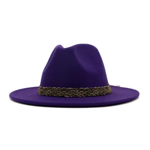 Eleganter violetter Wollfilz-Fedora-Hut für Damen mit stylischem metallic-gewebten Zierband.