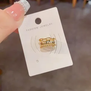 Goldene mehrschichtige Ketten-Ohrklemme, stilvolles Design ohne Ohrloch für Damen Schmuck.
