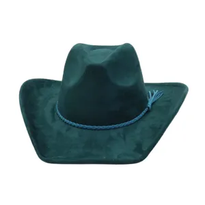 Sombrero de vaquero de ante verde oscuro con cinta trenzada de borlas y ala ancha, estilo étnico.