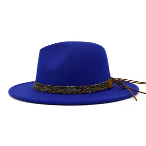 Blauer Fedora Hut Detail, eleganter Wollfilzhut mit gewebtem Band und seitlichen Quasten.
