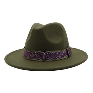Chapeau fedora vert olive avec ruban a motif violet et or elegante casquette