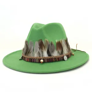 Sombrero fedora de lana verde con pluma y banda etnica ala ancha estilo otoño mujer