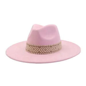 Roze suède fedora hoed met stijlvolle geometrische geweven band, breedgerande casual dameshoed.
