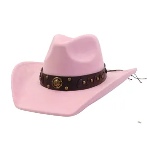 Sombrero de vaquero occidental de ante rosa con banda tachonada marrón de ala ancha detalle