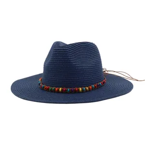 Chapeau de paille bleu classique avec bande de perles colorées, fedora de protection solaire.
