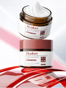 Pot de creme eclaircissante anti taches detail de la texture blanche et douce 50g