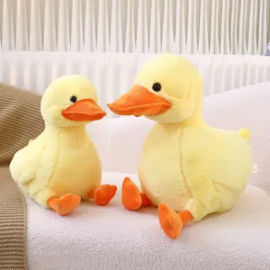 Simpatico peluche di piccola anatra gialla di simulazione, bambola morbida regalo per bambini.