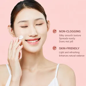 Crème de teint légère pour femme, soin du visage hydratant et lisse, vue principale du produit.