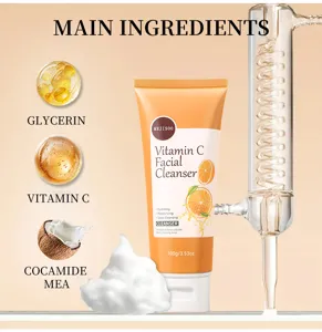 Limpiador facial de vitamina C, vista detallada con glicerina y extracto de coco.