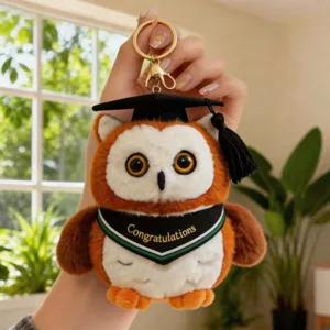 Uil pluche speelgoed sleutelhanger, schattig knuffeldier met afstudeerhoed als cadeau.