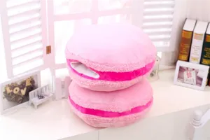 Niedliches Makronen Plüsch Handwärmer Kissen, weiches Winterkissen für Büro und gemütliches Geschenk.