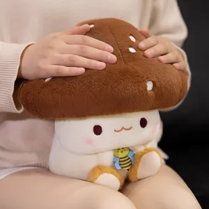 Joli jouet en peluche champignon avec petite abeille, oreiller doux et mignon pour les enfants.