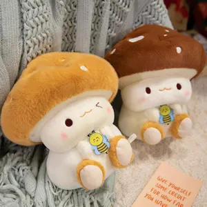 Adorable peluche champignon japonaise avec abeille, poupée en peluche douce pour enfants et déco.