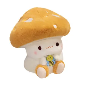 Mignon jouet en peluche champignon japonais avec petite abeille, oreiller doux pour enfants.