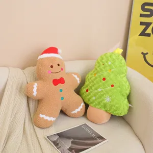 Schönes Weihnachts-Plüschtier-Set mit Lebkuchenmann- und Tannenbaum-Kissen für tolle Deko.