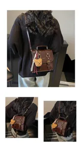 Zaino piccolo da donna in pelle PU stile retrò, simpatico ciondolo orso, borsa casual.