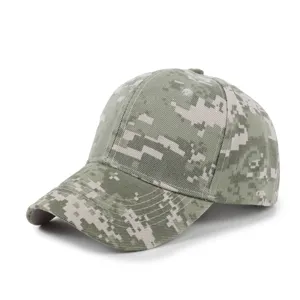 Vue détaillée de la casquette de baseball tactique camouflage, idéale pour le plein air.