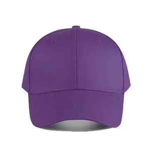 Vue détaillée d'une casquette de baseball unie en coton violet, face, protection solaire.