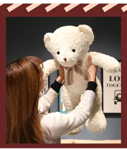 Adorable ours en peluche blanc avec nœud papillon à carreaux, poupée câline douce pour chambre.