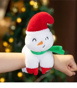 Süsser Weihnachtsschneemann Plüsch Klapparmband Kuscheltier Handgelenk Geschenk für Kinder