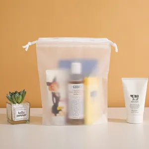 Bolsa de almacenamiento con cordón translúcido esmerilado para artículos de tocador de viaje.