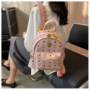 Roze PU lederen mini rugzak voor dames met schattige berenprint en stijlvol ruitjespatroon.