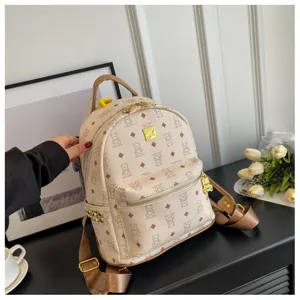 Chique PU lederen rugzak met schattig beren monogram print, trendy dagelijkse tas