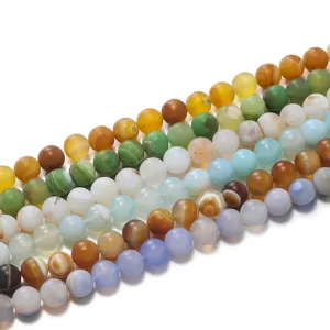 Detalle de cuentas de ágata natural esmerilada, cuentas sueltas mate con rayas para joyería DIY.