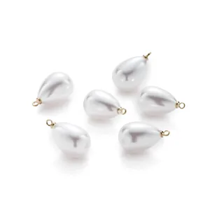 Tropfenförmige Perlen-Anhänger mit Metallöse für DIY-Schmuck, Ohrringe und Halskettenherstellung.