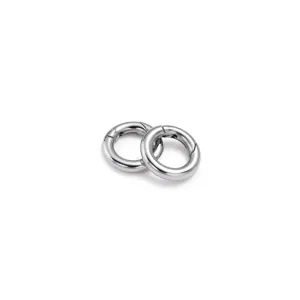 Stainless steel round spring buckle detail view, perfect for DIY crafts and keychains.