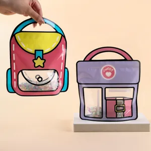 Detailansicht kreativer 2D Cartoon-Stil Plastik Geschenktüten mit transparentem Sichtfenster.