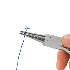 Gedetailleerd overzicht van 5-inch mini rondbektang voor sieraden en draad buigen.
