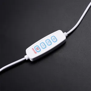 Gros plan détaillé de l'interrupteur de commande en ligne LED avec panneau blanc.