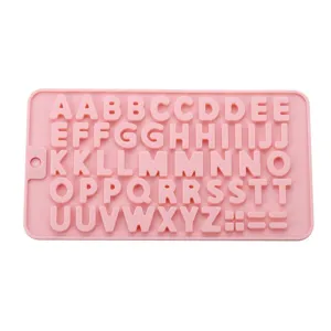 Stampo in silicone rosa con alfabeto per dolci fai da te, cioccolato e decorazioni dolciarie.