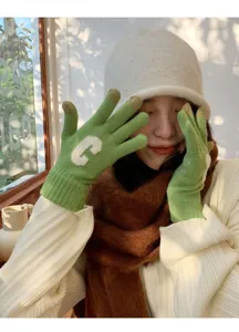 Cute candy color knit gloves with letter C design, thick warm winter gloves for women.