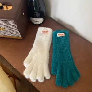 Guantes de invierno táctiles de piel sintética, diseño de punto cálido, vista detallada.