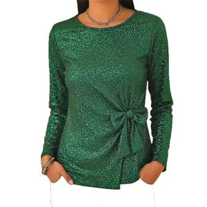 Top pull a manches longues paillete vert pour femme avec elegant noeud papillon lateral.