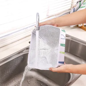 Foldable insulated food cover with aluminum foil interior, washable and practical for daily use.