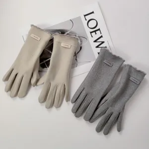Warm women's touch screen fleece lined thermal gloves, soft winter driving outdoor gloves.