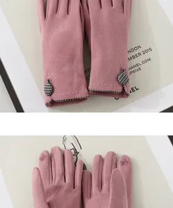 Guanti invernali caldi da donna in pile con bottone pied de poule e ricamo elegante.